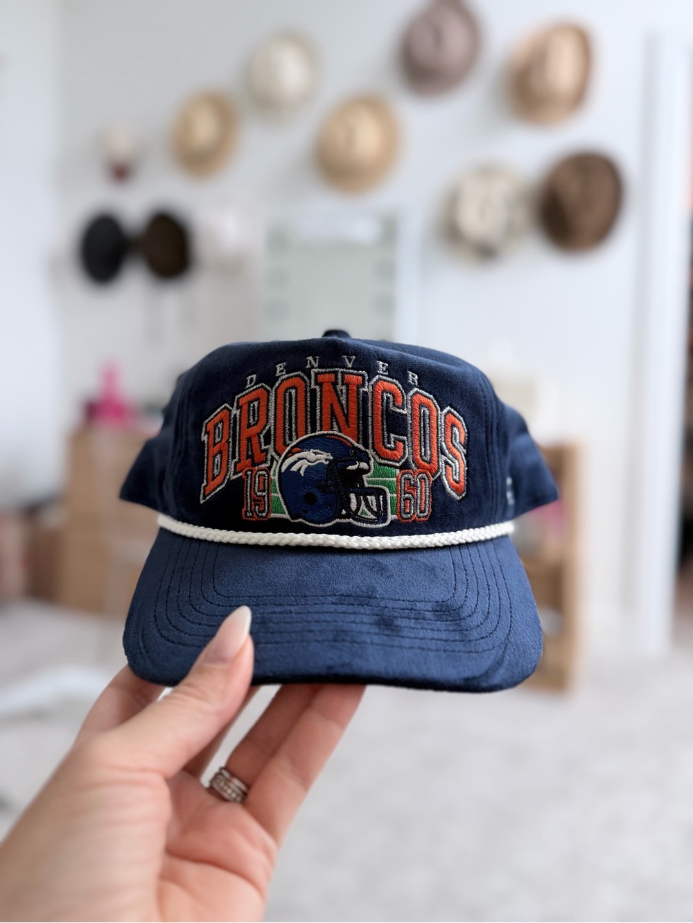 ‘47 Brand Denver Broncos Women’s Navy Velvet Rope-Trim Snapback Hat